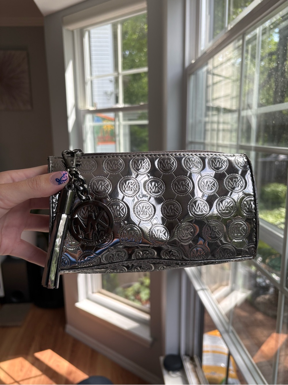 Michael Kors Estée Lauder Limited Edition 2011 Metallic Silver Cosmetic Bag